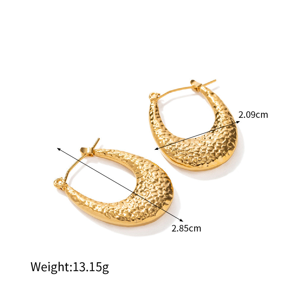 18K Gold Delicate and Fashionable U-shaped Lava Pattern Design Earrings