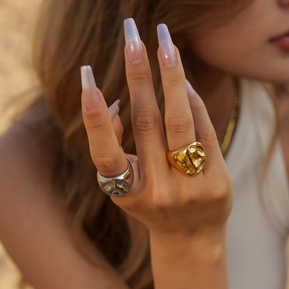 18K Gold Classic Fashion Lava Debossed Design Versatile Ring
