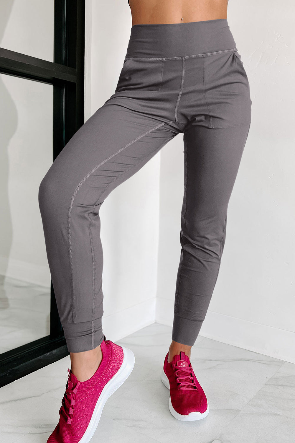 Pantalon de jogging taille haute noir avec poches et coutures apparentes