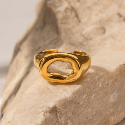 18K gold simple and personalized irregular-shaped hollow design ring