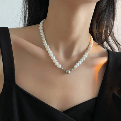 Fashion Simple Pearl Chain with Heart Shape Magnetic Buckle Pendant Necklace