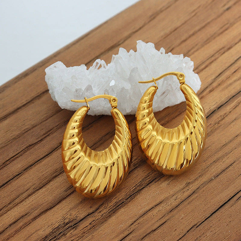 18K Gold Fashion Retro U-shaped Thread Design Simple Wind Earrings