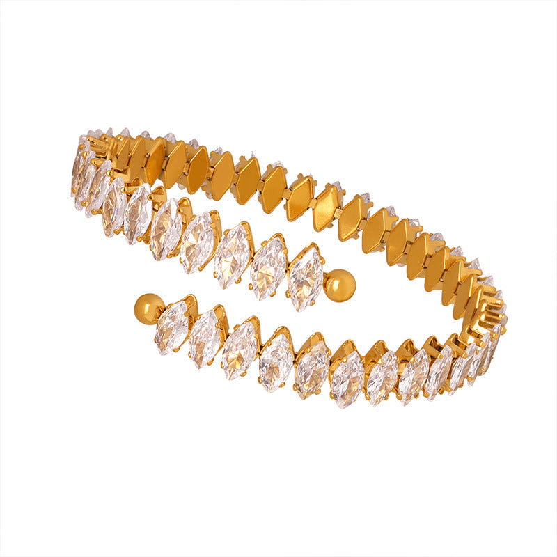 18K gold exquisite and dazzling zircon design bracelet