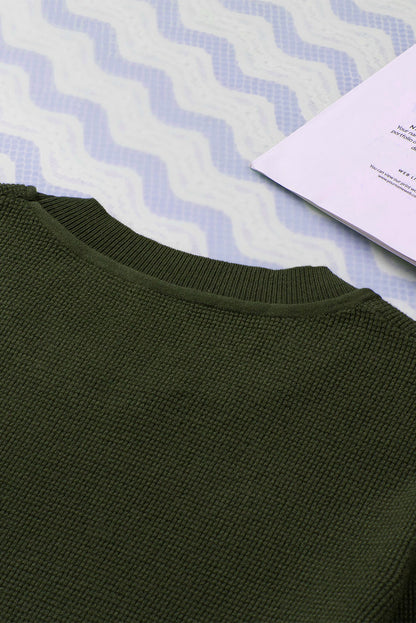 Pull en tricot uni à manches rayées vert