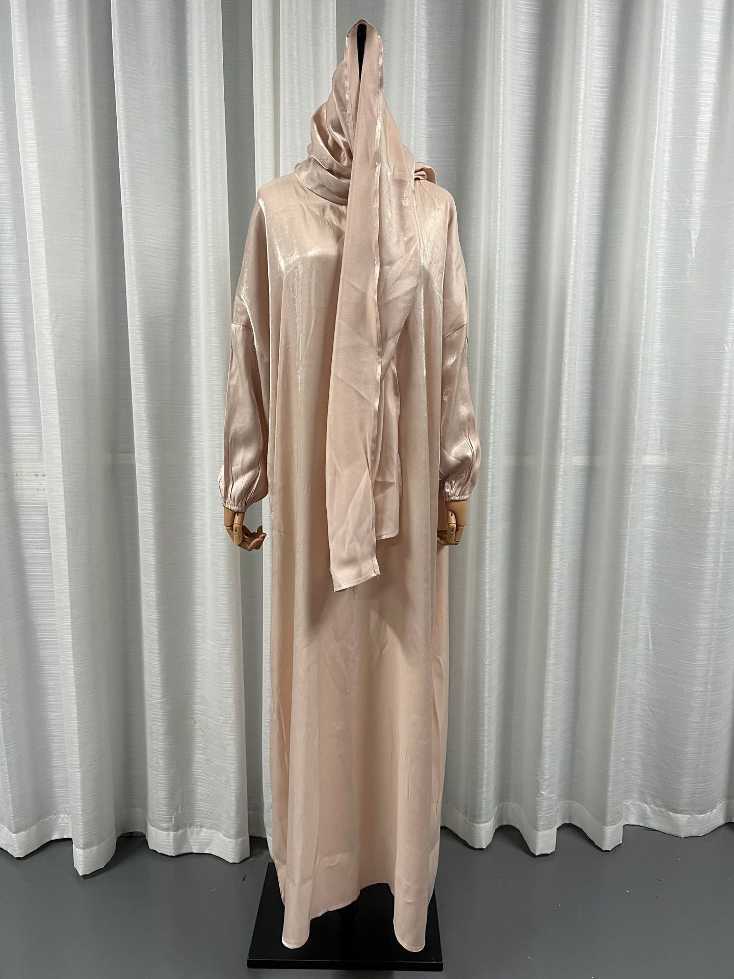 Naher Osten Dubai Muslim Robe Damenbekleidung mit Kopftuch