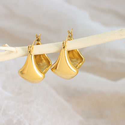 18k Gold Exquisite and Noble Geometric U-shaped Design Light Luxury Earrings