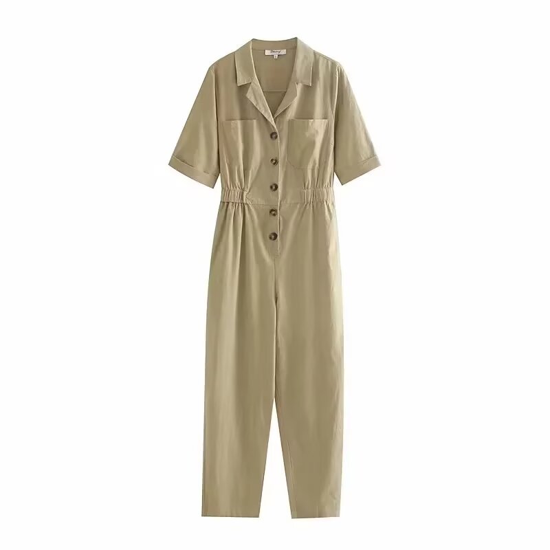 Sommerlicher Jumpsuit mit Kragen und kurzen Ärmeln