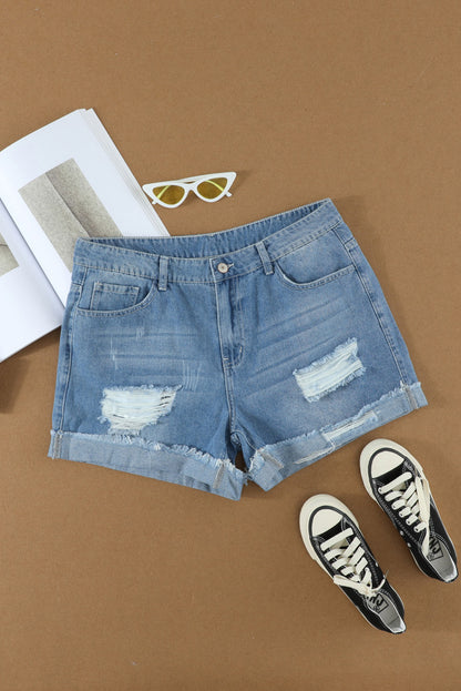 Jeansshorts in Distressed-Optik mit gerolltem Saum in Himmelblau