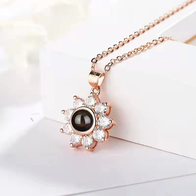 Exquisite and Fashionable Sunflower Diamond Projection Necklace