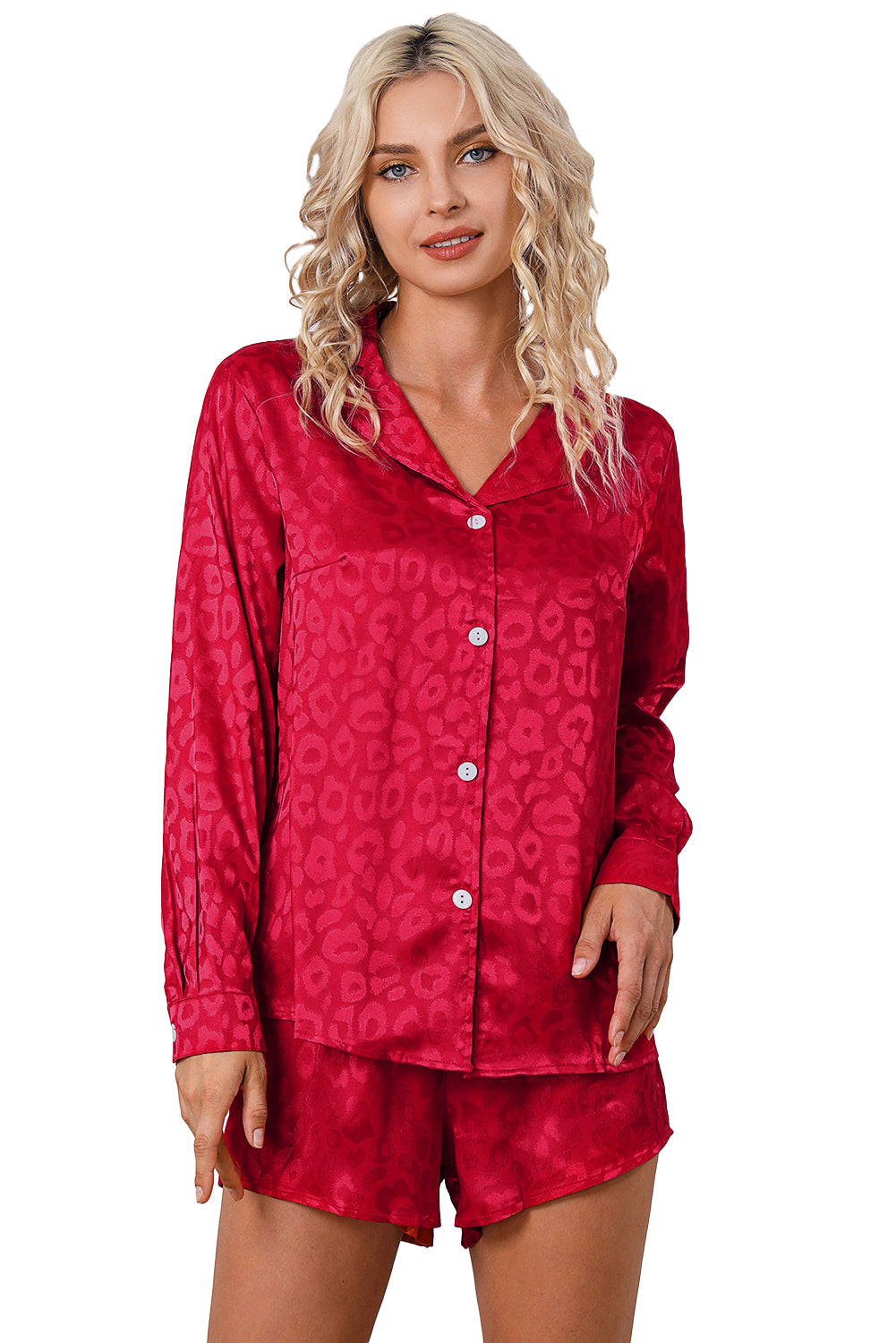 Feuriges rotes 2-teiliges Lounge-Set aus Satin-Langarmoberteil und Shorts mit Leopardenmuster