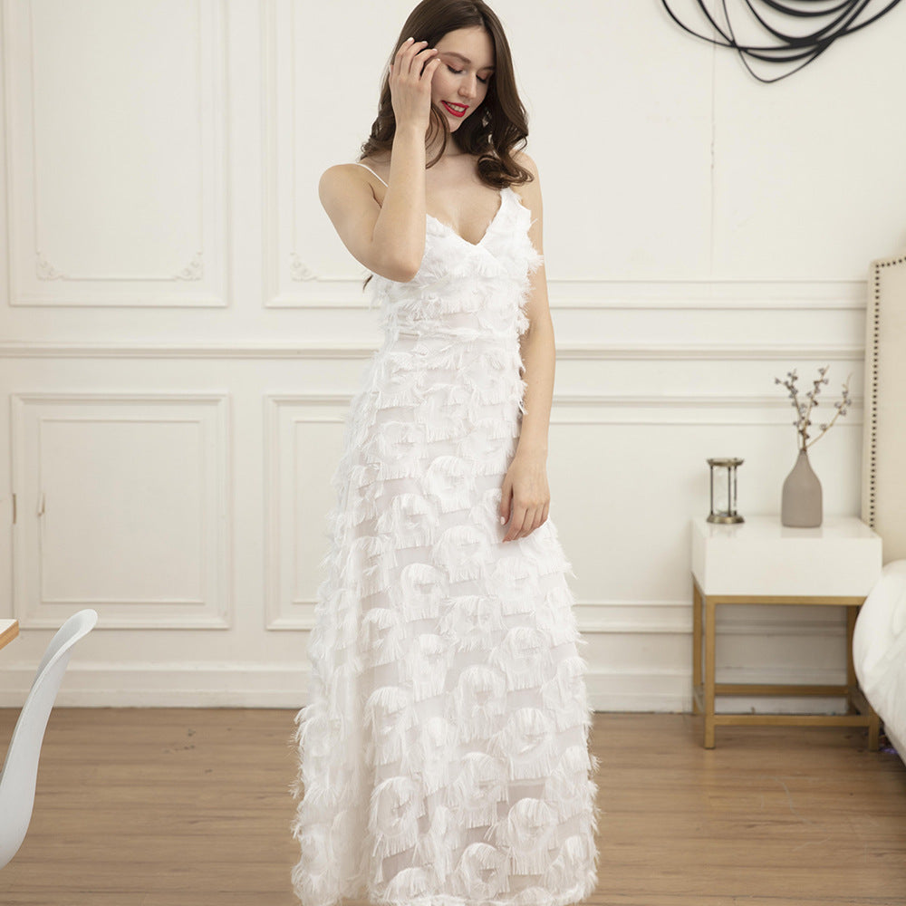 Robe longue de soirée dos nu en dentelle à plumes