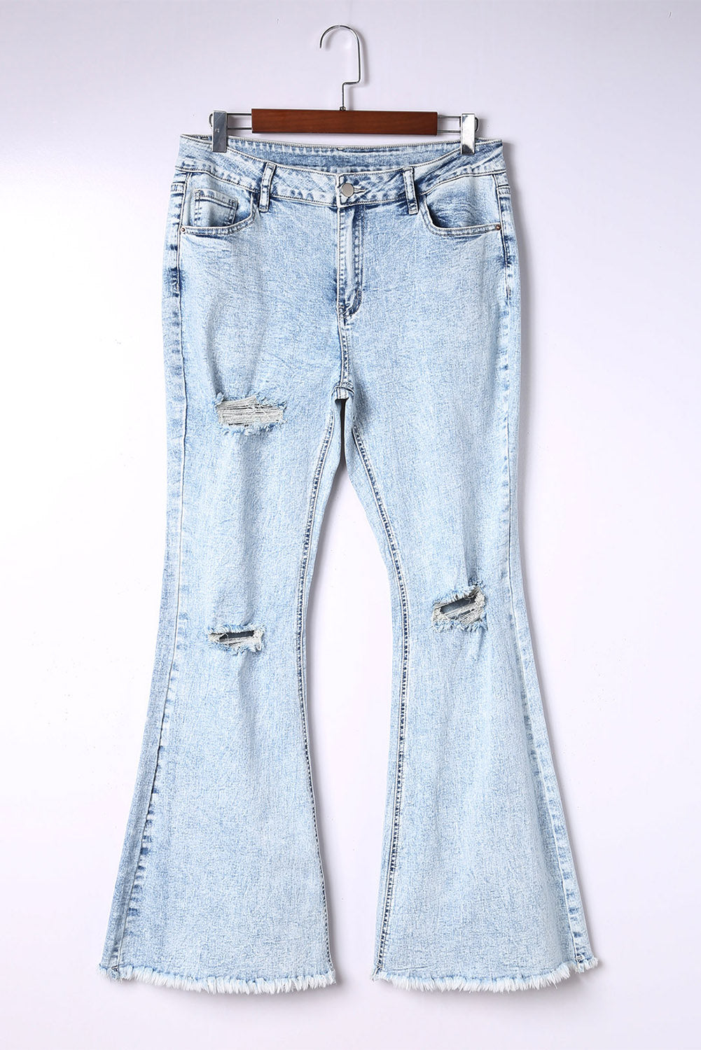 Himmelblaue Flare-Jeans in Distressed-Acid-Waschung