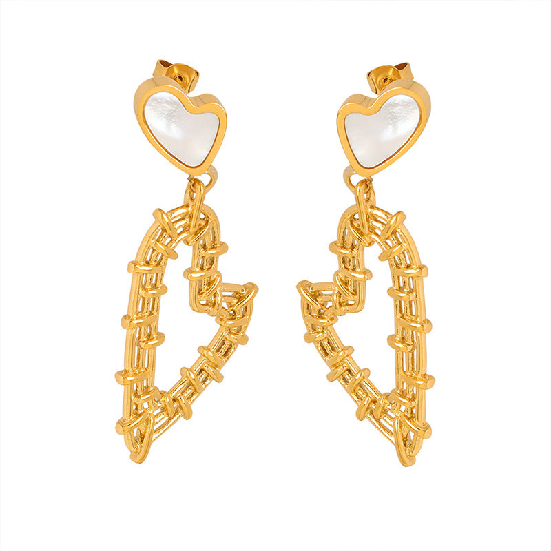 18K gold fashion and simple lines outline the peach heart shape with gem design light luxury style earrings