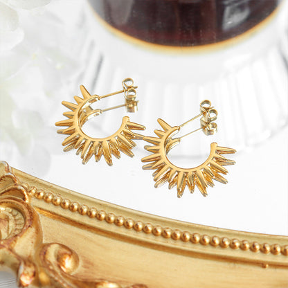 18K Gold Exquisite and Noble Hollow Sun Shape Design Versatile Earrings