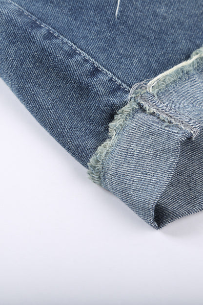 Jeansshorts in Distressed-Optik mit gerolltem Saum in Himmelblau