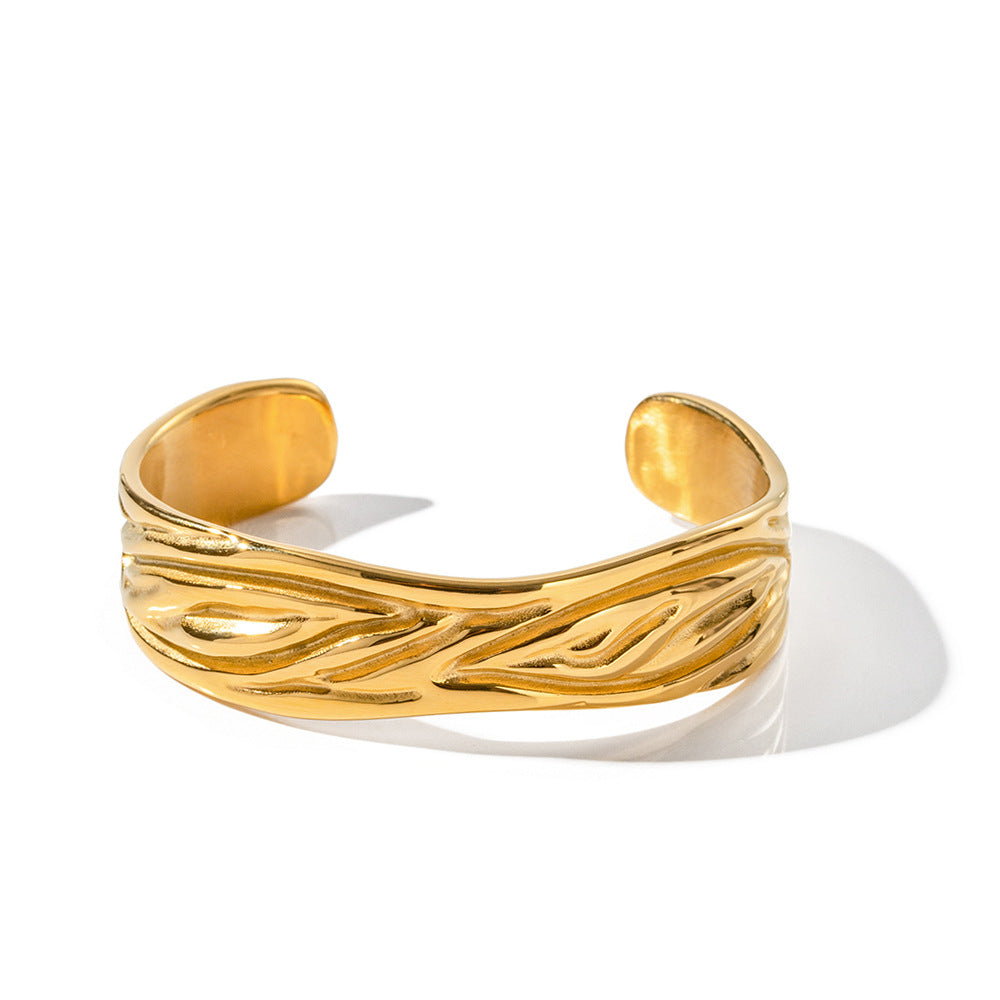 18k Gold Fashion Simple Wrinkle Texture Design Cuff Bracelet