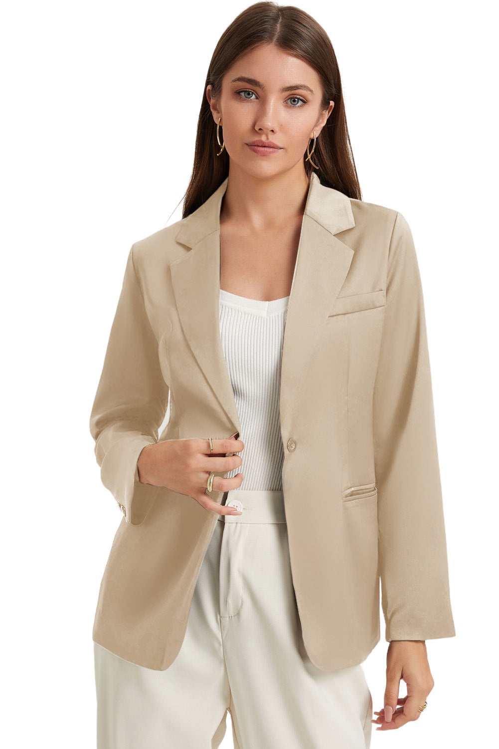 Blazer blanc avec poches et bouton unique, col à revers