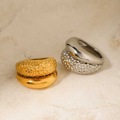 Klassischer und modischer Doppelschicht-Ring mit gehämmertem Design aus 18 Karat Gold