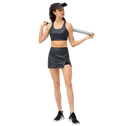 Costume de sport pour femmes, soutien-gorge de Yoga en simili cuir à haute élasticité, faux deux culottes courtes