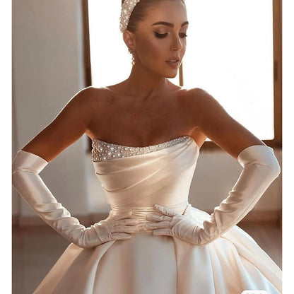 Robe de mariée sans bretelles en satin pour femmes