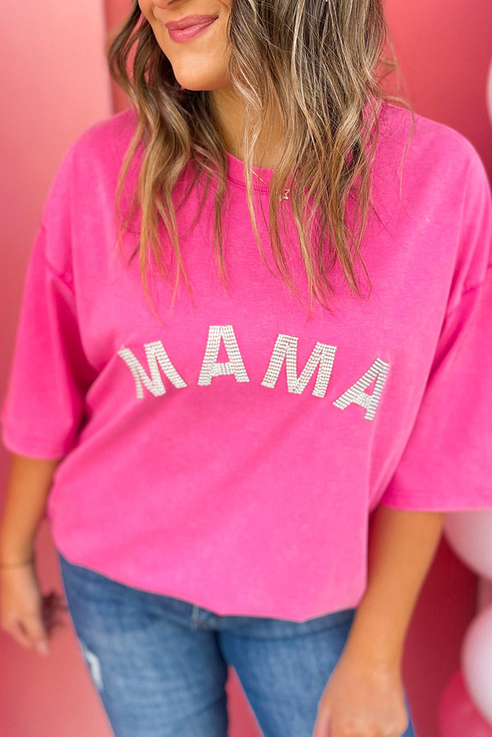 MAMA-T-Shirt mit rosa Strasssteinen und Buchstabendetail