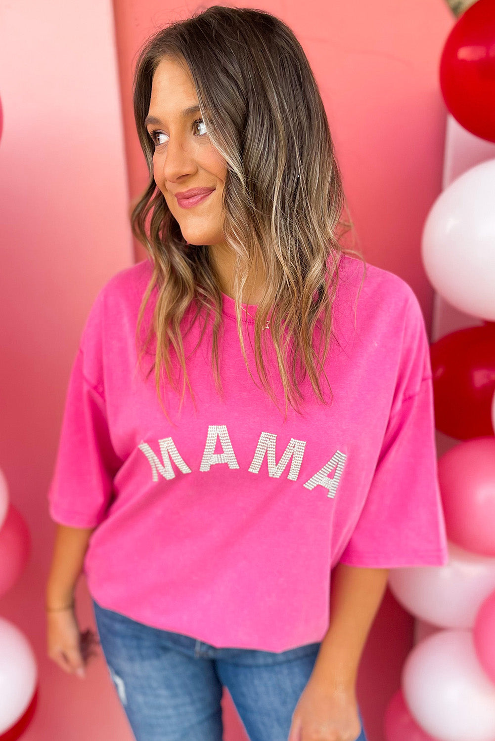 MAMA-T-Shirt mit rosa Strasssteinen und Buchstabendetail