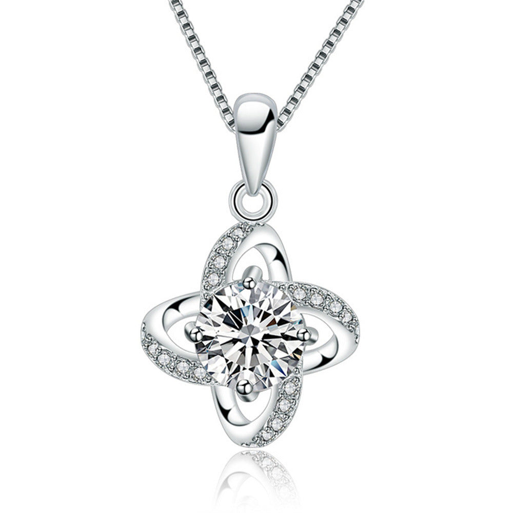 Magnifique collier pendentif trèfle à quatre feuilles en forme de diamant, boîte-cadeau pour belle-mère