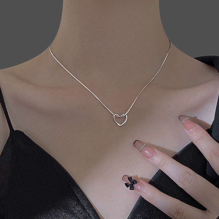 Collier polyvalent au design minimaliste et à la mode en forme de cœur creux