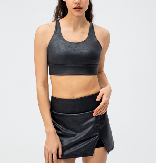 Costume de sport pour femmes, soutien-gorge de Yoga en simili cuir à haute élasticité, faux deux culottes courtes