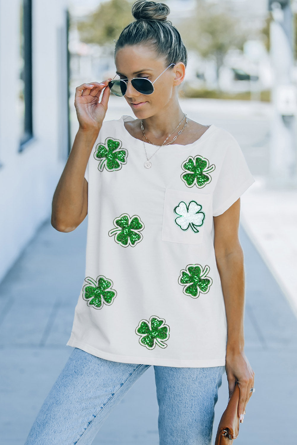 Weißes T-Shirt mit Pailletten und aufgesetzter Tasche, St. Patrick Clover, lockeres Grafik-T-Shirt