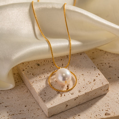 18K Gold Exquisite Fashion Snake Chain with Freshwater Pearl Pendant Necklace