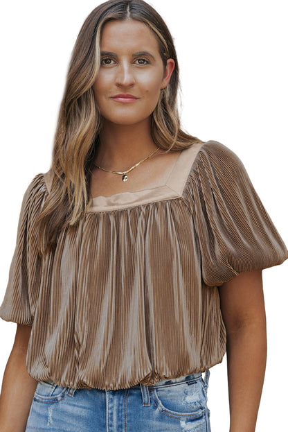 Blouse taupe plissée à manches lanternes et col carré