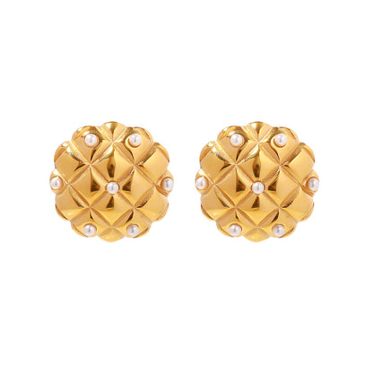 18K Gold Fashion Retro Diamond Pattern Inlaid Pearl Versatile Earrings