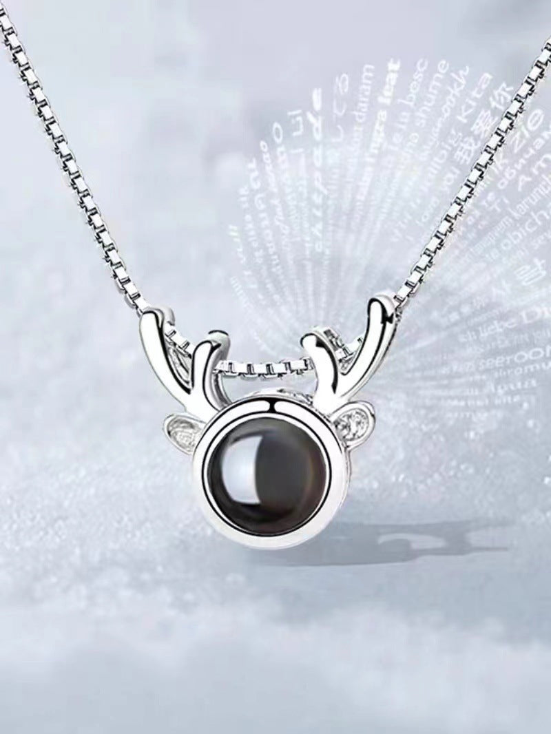 Fashionable simple round shape with deer-shaped design projection necklace