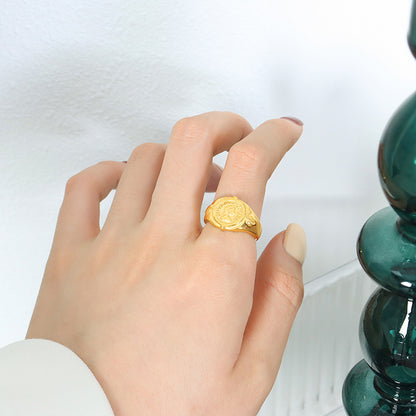 18K gold noble and elegant portrait relief design versatile ring