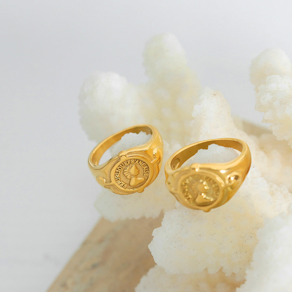 18K gold noble and elegant portrait relief design versatile ring