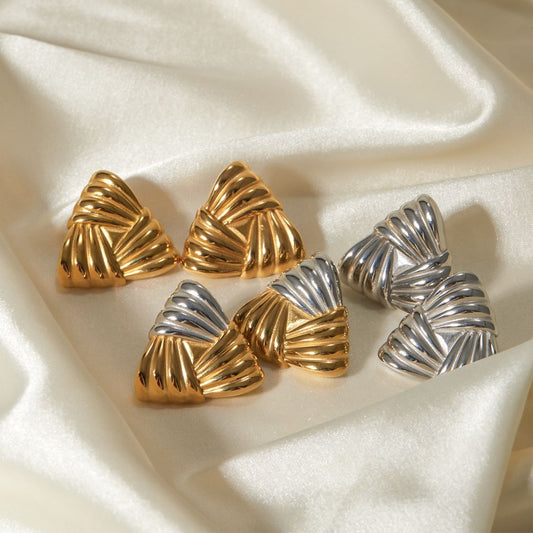 Triangle de mode classique en or 18 carats avec boucles d'oreilles à texture tressée