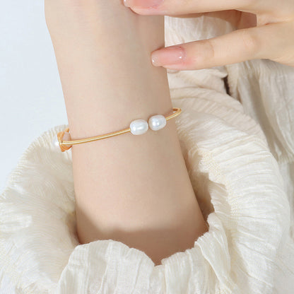 18K gold light luxury and noble inlaid pearl design bracelet