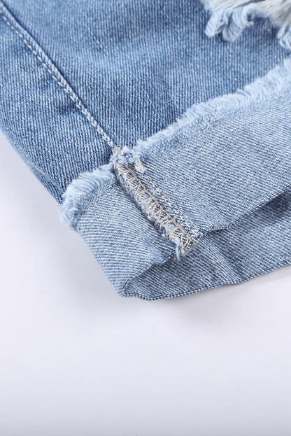 Jeansshorts in Distressed-Optik mit gerolltem Saum in Himmelblau