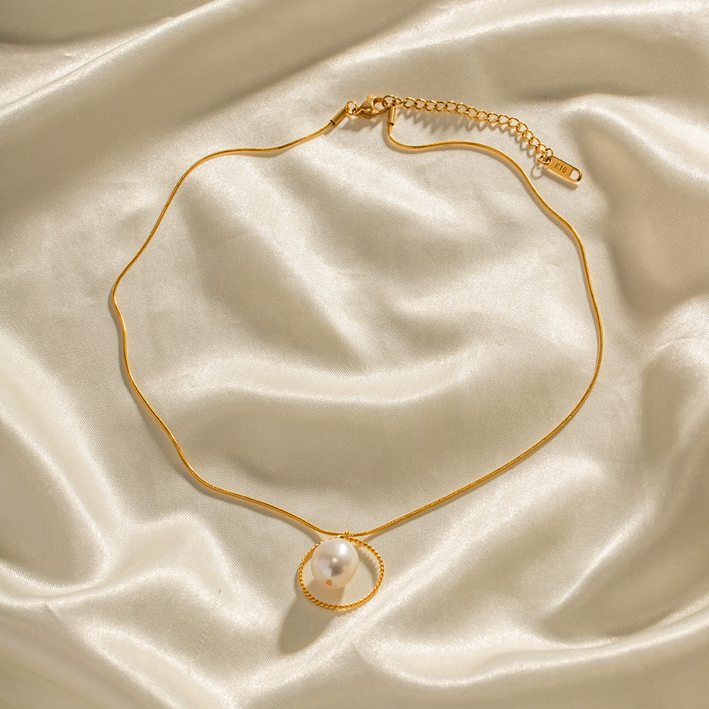 18K Gold Exquisite Fashion Snake Chain with Freshwater Pearl Pendant Necklace