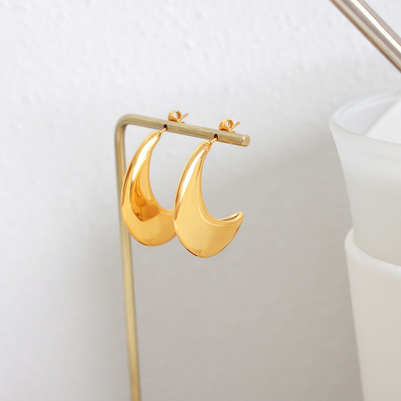 18K Gold Fashion Simple Moon Shape Design Versatile Earrings