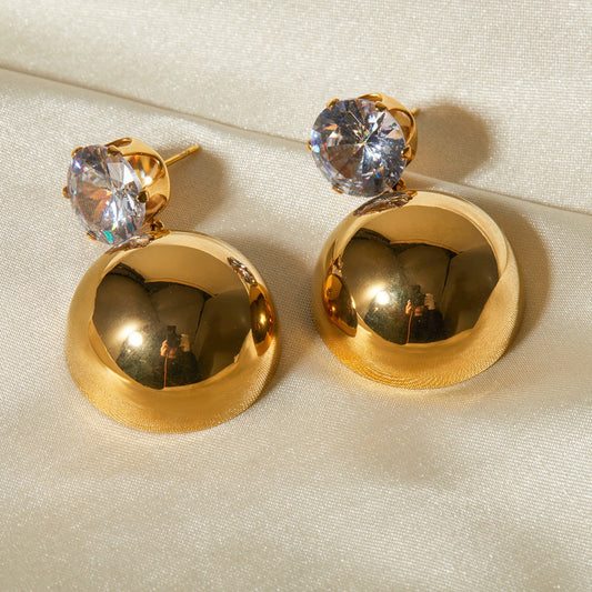 Exquisite und schillernde Ohrringe aus 18-karätigem Gold mit Zirkoneinlage und halbkugelförmigem Anhängerdesign