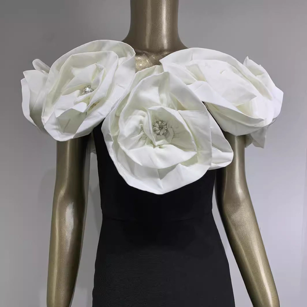 Robe bandage blanche à grandes fleurs pour femmes