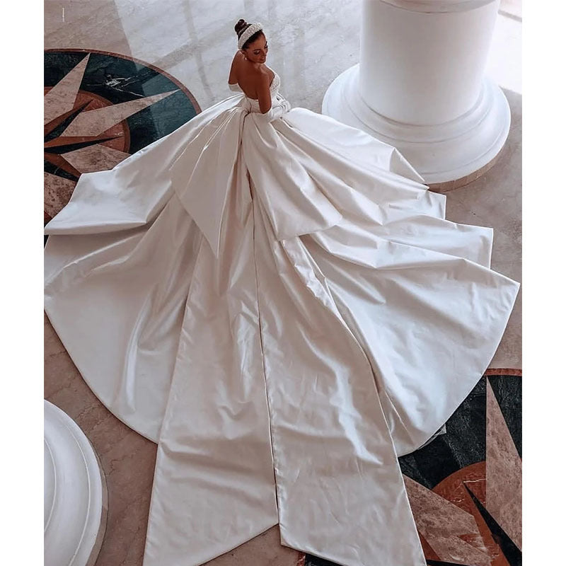 Robe de mariée sans bretelles en satin pour femmes