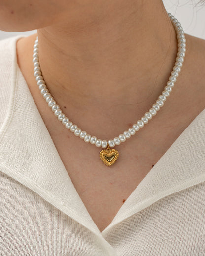 18k Gold Exquisite Noble Pearl and Heart Pendant Design Versatile Necklace