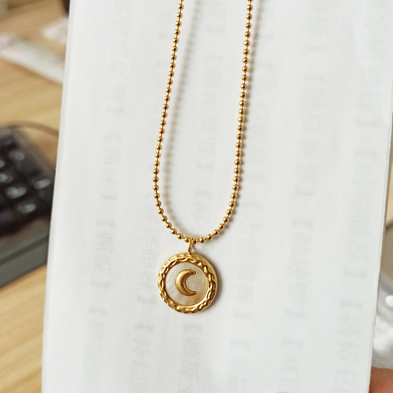 18K gold fashionable simple round shape versatile necklace with moon design