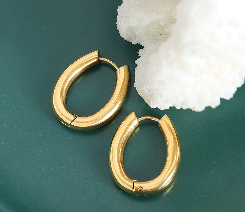 18K Gold Retro Fashion Oval Design Versatile Earrings