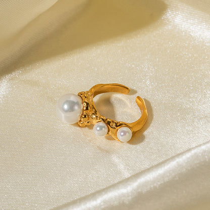 18K Gold Exquisite Noble Inlaid Pearl Open Design Ring