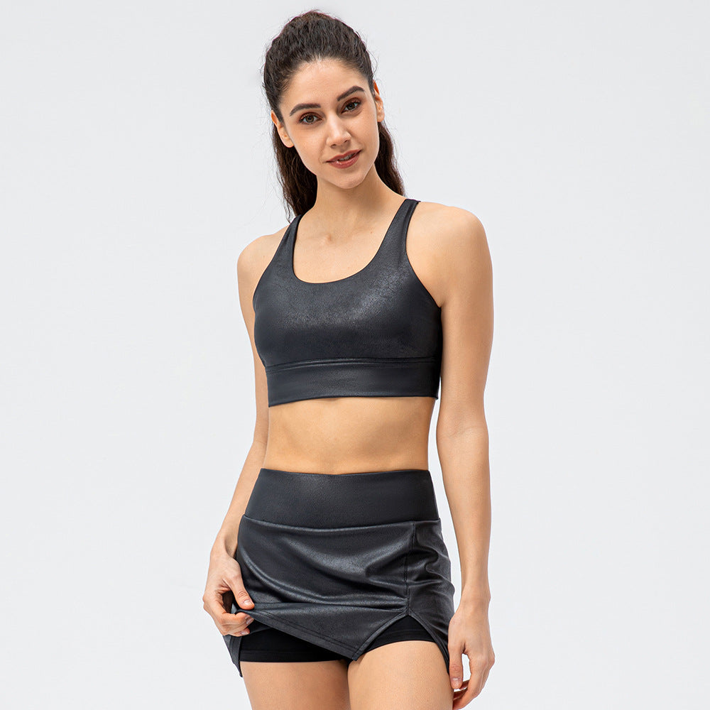 Costume de sport pour femmes, soutien-gorge de Yoga en simili cuir à haute élasticité, faux deux culottes courtes