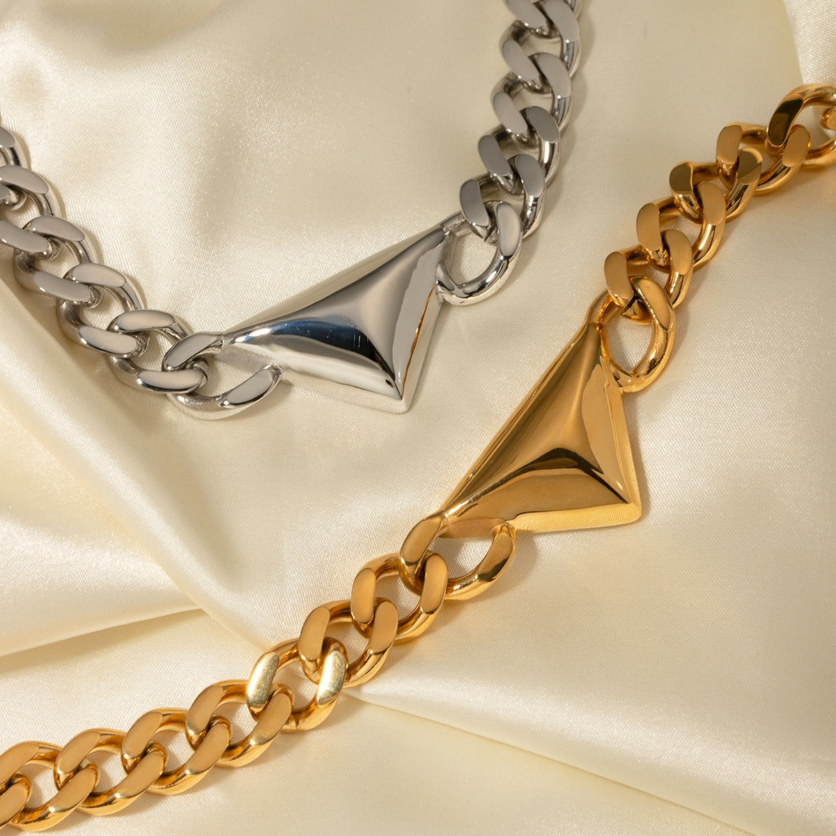 18k gold exaggerated triangle design necklace with Cuban chain